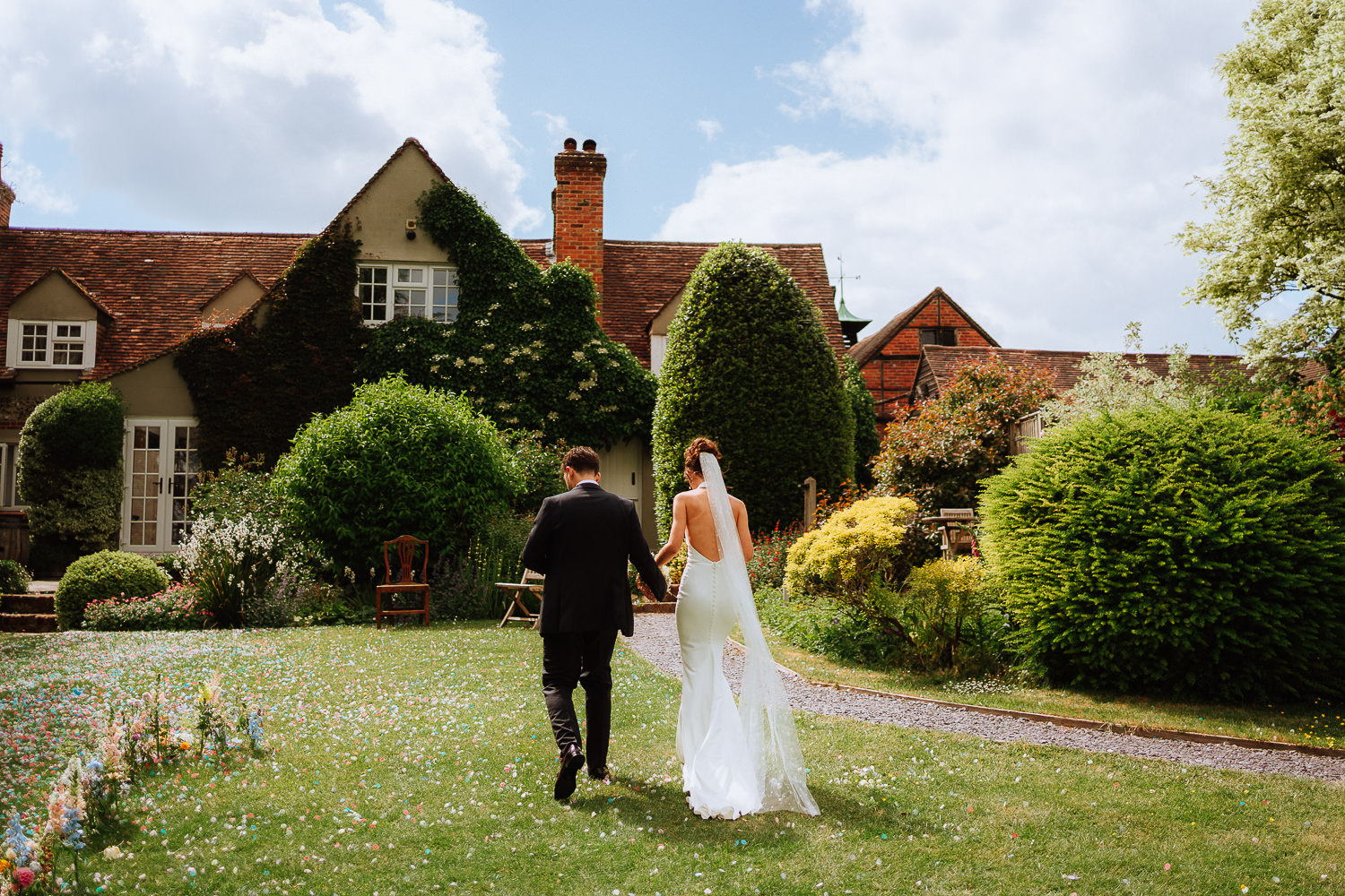 OLD LUXTERS BARN WEDDING PHOTOGRAPHY OXFORDSHIRE 018 OLD LUXTERS BARN WEDDING PHOTOGRAPHY OXFORDSHIRE 018